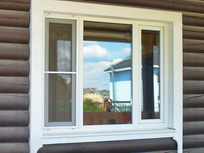 Остекление деревянных домов ПВХ окнами: от монтажа обсады, до установки рам